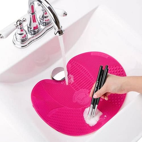 Sigma_Spa_Brush_Cleaning_Mat_2__03877.1428010906.600.600_grande Sigma_Spa_Brush_Cleaning_Mat_2__03877.1428010906.600.600_grande